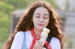 娱乐吃瓜背景女星是谁呀,吃瓜背后，探寻神秘背景女星之谜