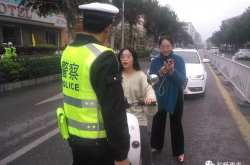 合肥交警查处小姐姐事件,网络热议下的执法与舆论交锋