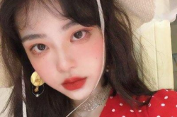 休息自拍的小姐姐头像,邂逅休闲风小姐姐的慵懒魅力